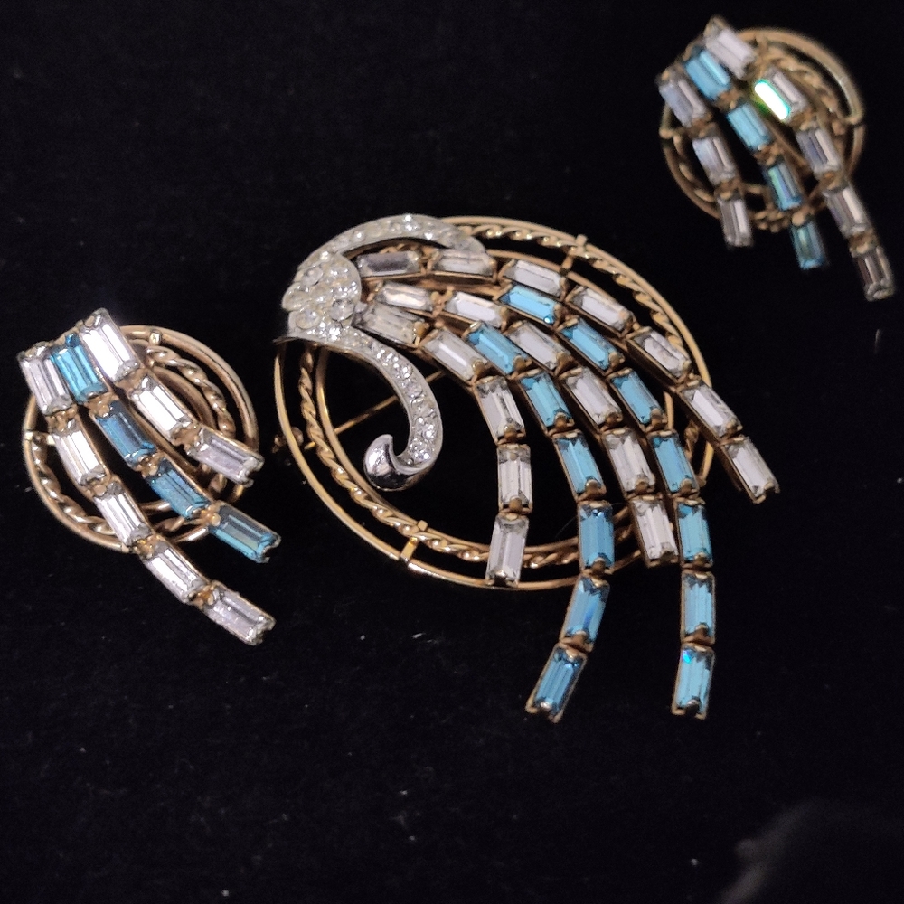 Vintage Charles Reis CRC Starburst Comet Brooch & Earrings Set